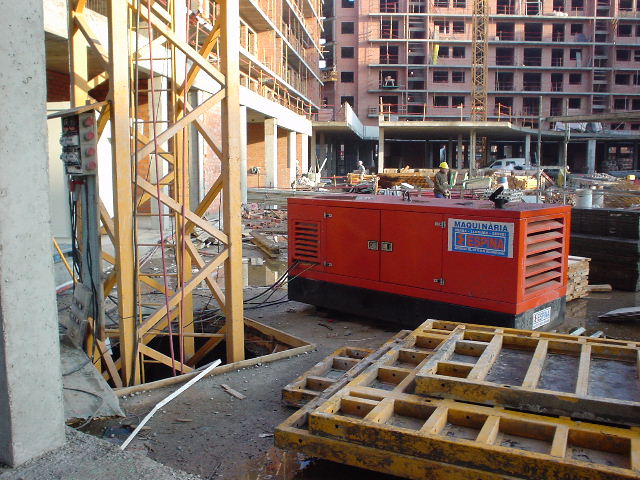 Grua con Grupo Electrogeno
