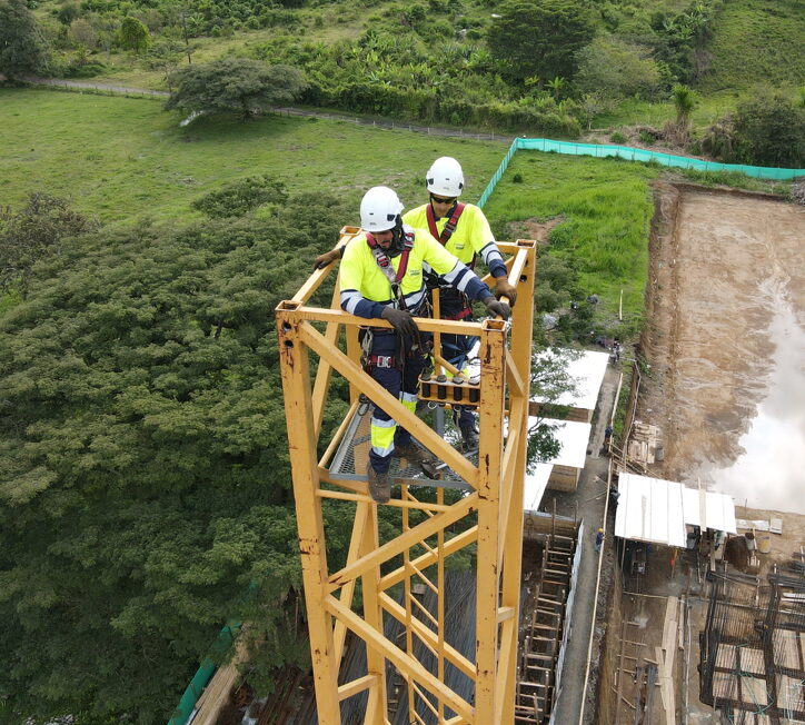 trabaja en gruas cerezo